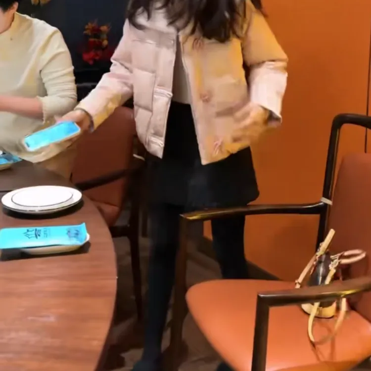 2025冬季新款潮流韩版爆款网红外套裙子淘A9R2