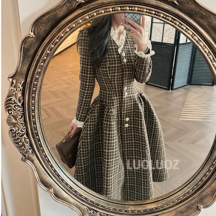 LUOLUOZ【玉树临风】气质领口花边绝美收腰长款外套连衣裙Cc280