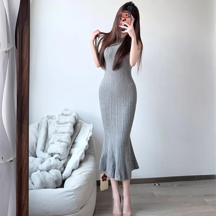 法式气质灰色竖坑条针织无袖鱼尾长裙女秋冬掐腰修身中长款连衣裙