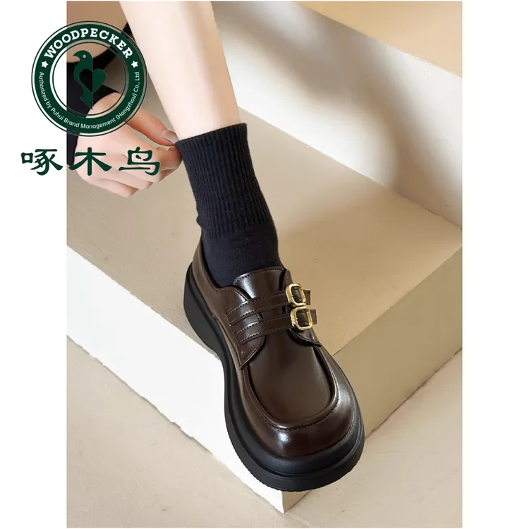 啄木鸟英伦风圆头皮鞋女复古2025新款百搭厚底黑色单鞋乐福鞋蝴蝶