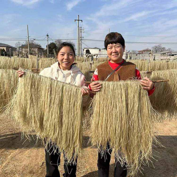 欢娃子纯手工红薯粉条自然晾晒