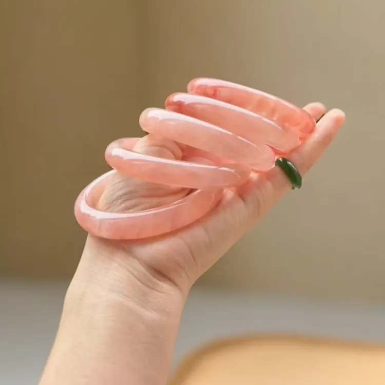 天然龙纹桃花酿金丝玉少女款古风红丝玉冰透粉玉手镯-多样性发一