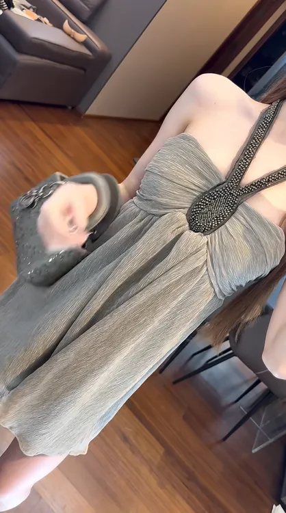 素灰白莲花雪纺褶皱网纱钉珠挂脖吊带抹胸连衣裙短裙女显瘦短裤子