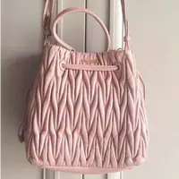 99新 MIU MIU/缪缪 思斯专属 MIUMIU粉色水桶 LM4287