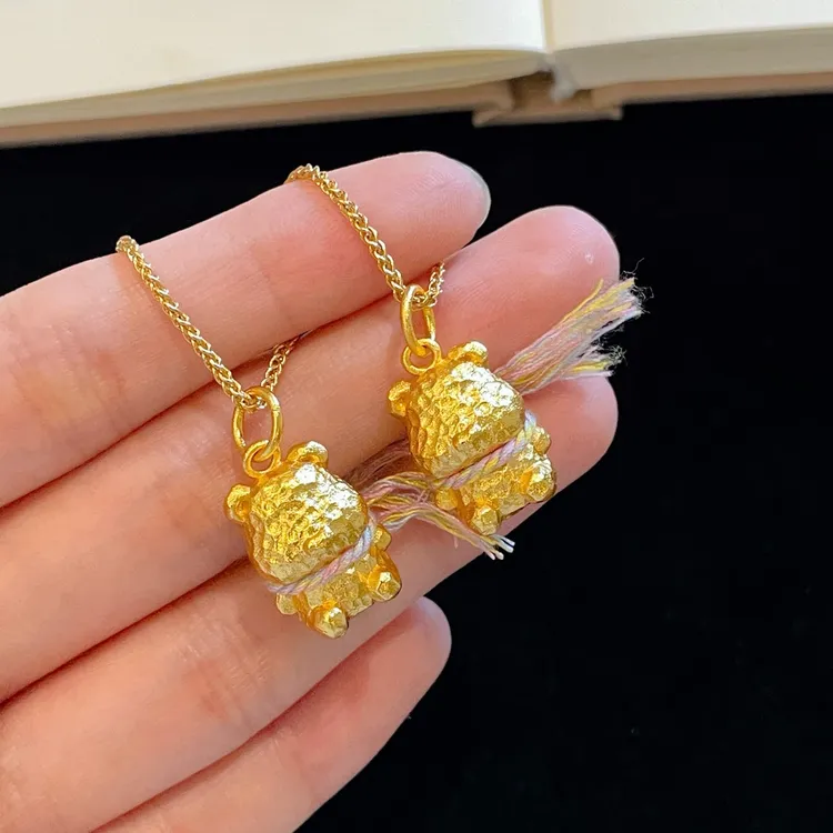 铜合金项链 古法锤纹童趣呆呆熊吊坠简约精致糖果系通勤风项链