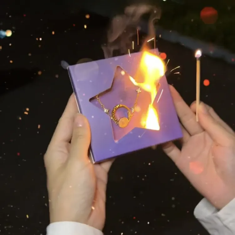 新款diy燃烧火焰惊喜盒五角星卡盒生日礼物盒仪式感高颜值送朋友