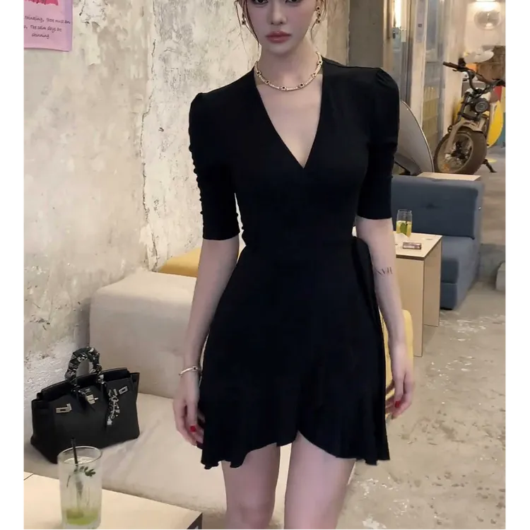 老钱风设计复古法式一片式花瓣连衣裙女夏季修身名媛收腰鱼尾短裙