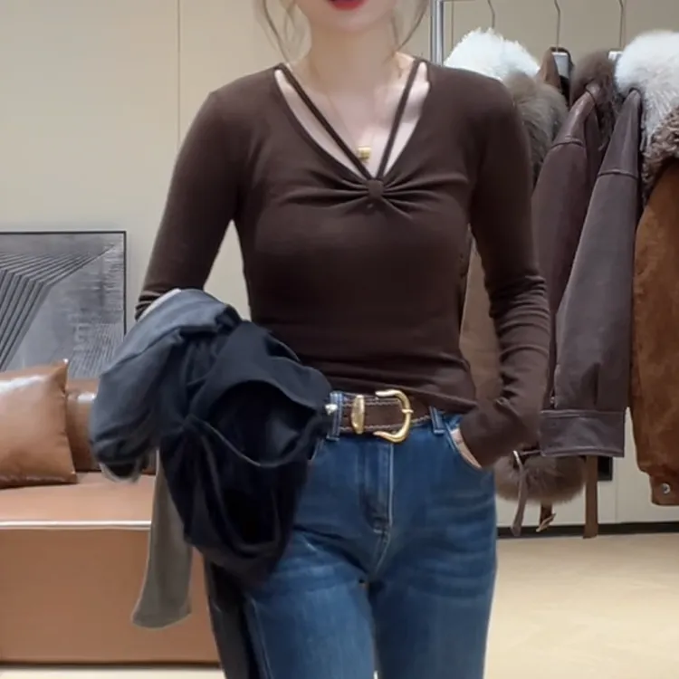 设计感V领系带扭结磨毛长袖打底T恤冬季新款辣妹纯欲修身显瘦上衣