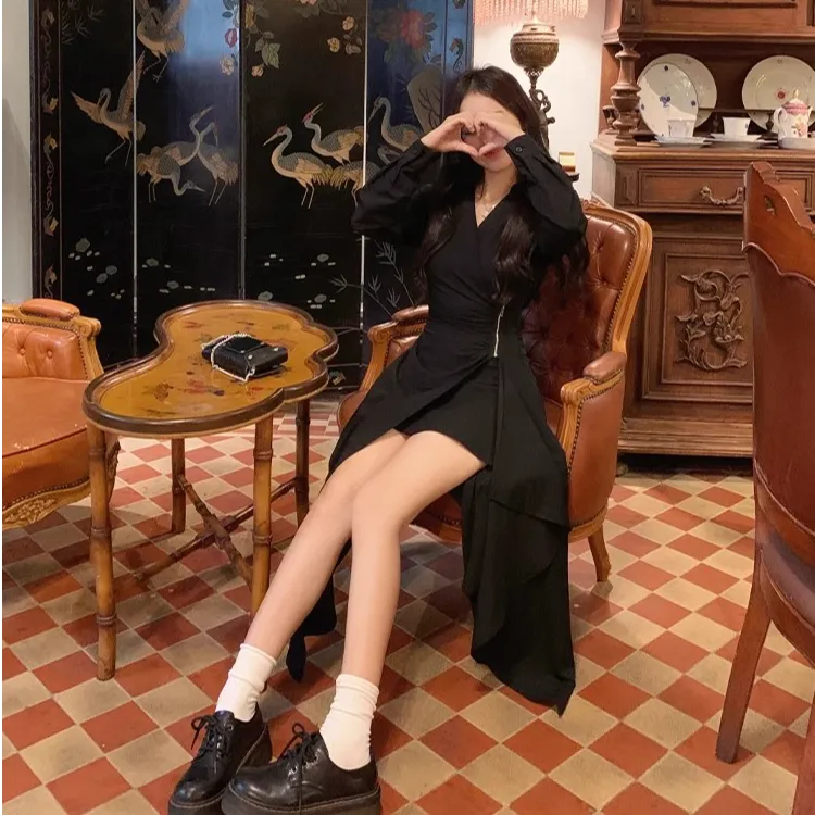 法式不规则黑色连衣裙女2025新款设计感小众赫本风收腰开叉长裙子