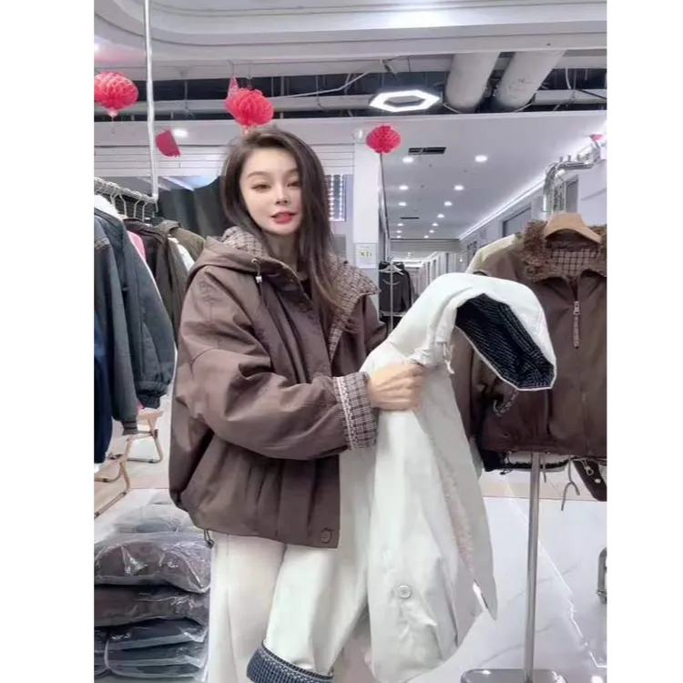 秋冬超火爆款穿搭ins风2025新款韩版气质高级感百搭连帽棉服外套