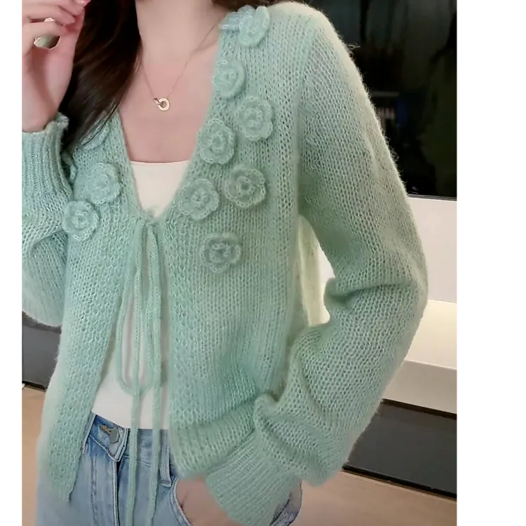 设计感立体花朵长袖针织开衫女2025春款洋气绿色减龄显白v领毛衣