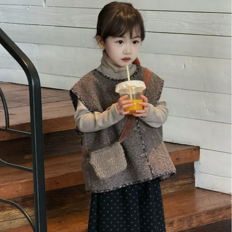 女童秋冬套装森系儿童羊羔绒马甲女孩高领打底衫波点裤韩版三件套