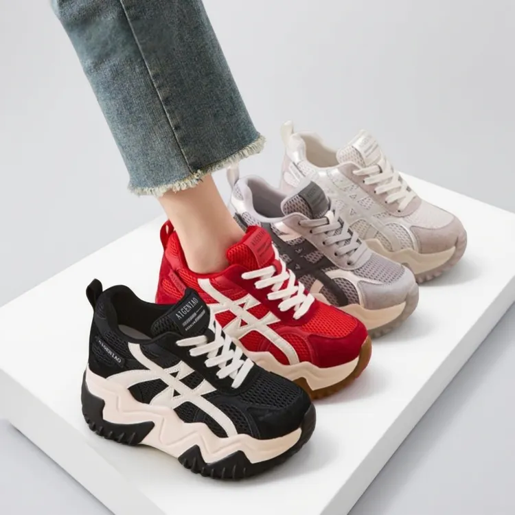 鞋子女款爆款2025新款秋冬ins超火女圆头大底2025今年流行鞋子