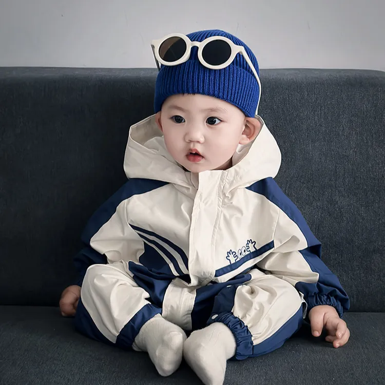 婴儿衣服冲锋衣连体衣开春秋季装新款男女宝宝超萌洋气外出服哈衣