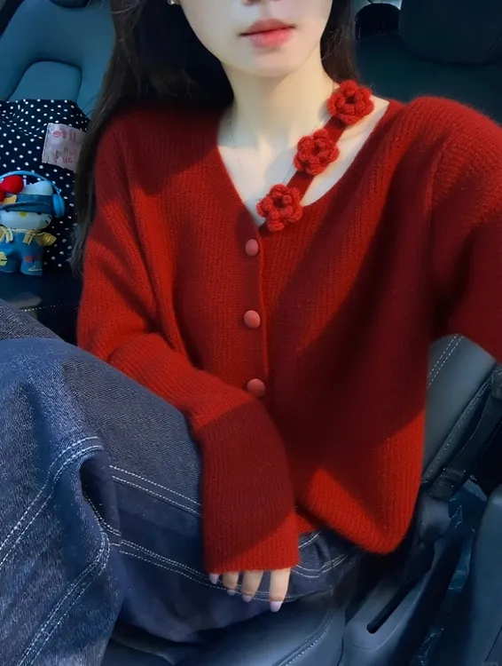 红色毛衣女秋冬慵懒风高级感独特超好看减龄气质高端软糯针织开衫