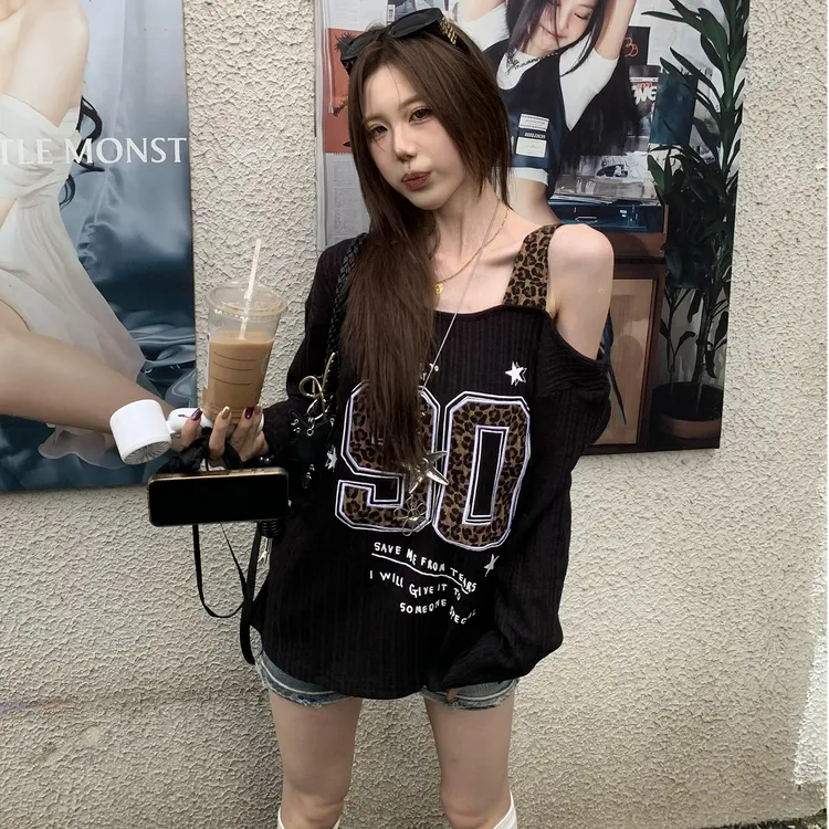 美式斜露肩肌理感长袖t恤女春秋宽松显瘦辣妹豹纹印花吊带上衣潮
