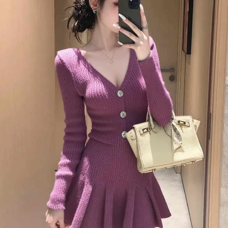 初秋温柔富家千金穿搭轻奢高级感巨好看精致小个子紫色针织连衣裙