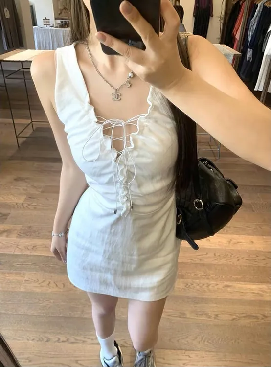 V领绑带连衣裙女夏季收腰显瘦气质裙子