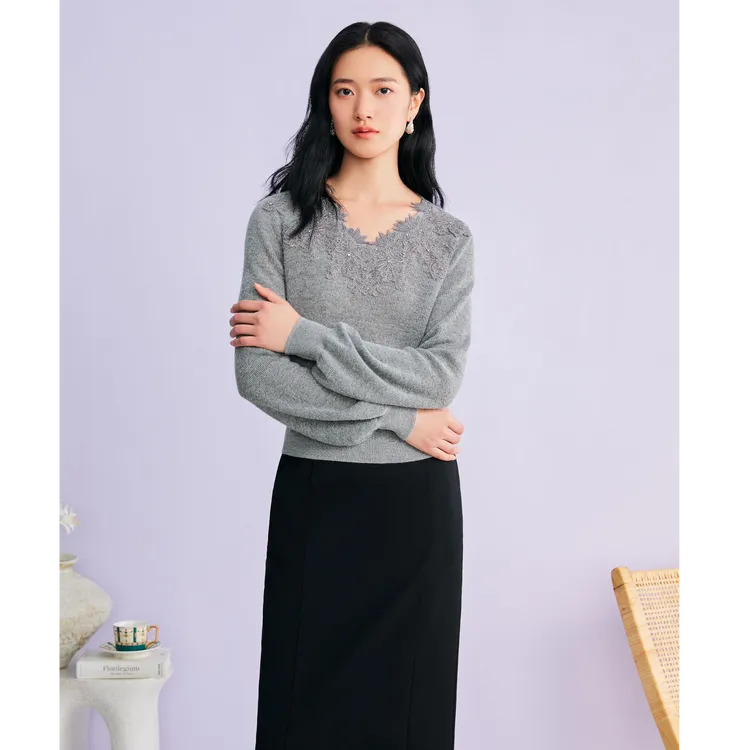 YINER音儿冬季新款气质时尚百搭刺绣毛针织衫8C66106386