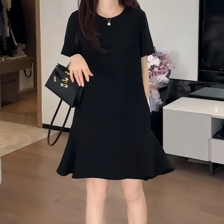 圆领夏季宽松气质风设计感短袖常规休闲时尚胖妹妹正肩显瘦连衣裙