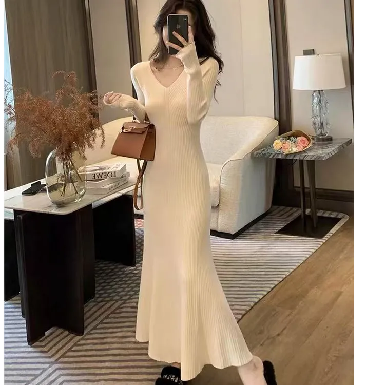 秋冬v领针织连衣裙女秋冬季修身气质内搭打底毛衣包臀裙