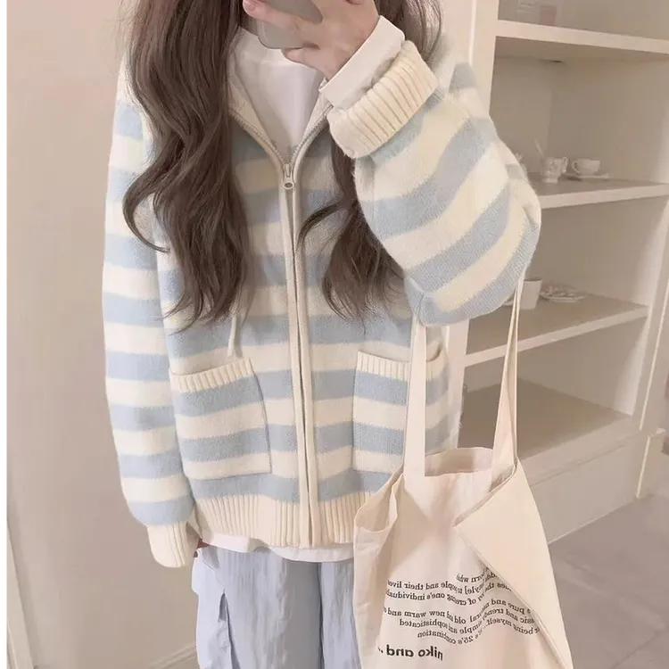 学院风条纹连帽毛衣开衫女秋冬韩里韩气慵懒系针织衫上衣拉链外套