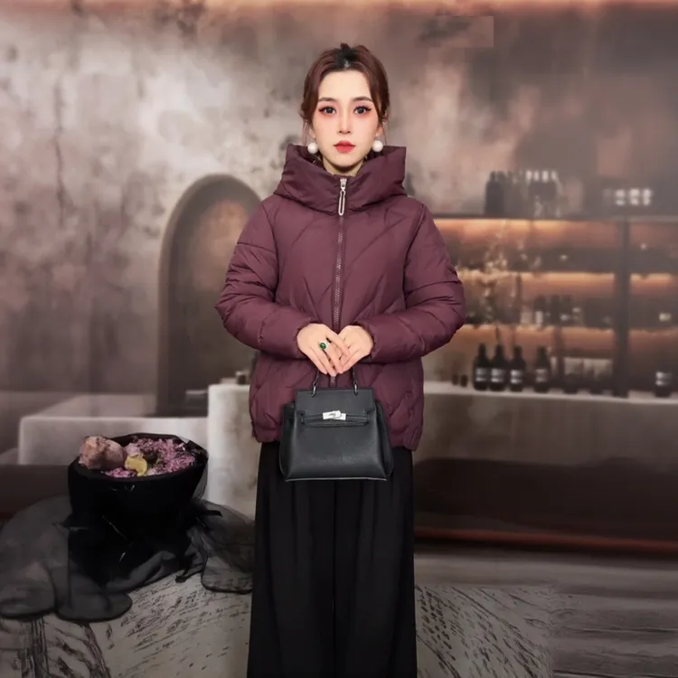 2025年冬季短款大码加厚宽松保暖韩版外套妈妈冬装老钱风外套