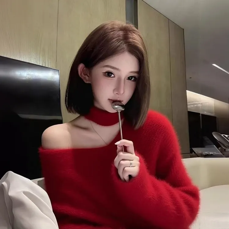 独特漂亮红色斜肩挂脖仿水貂针织毛衣秋冬新款慵懒风减龄显瘦上衣