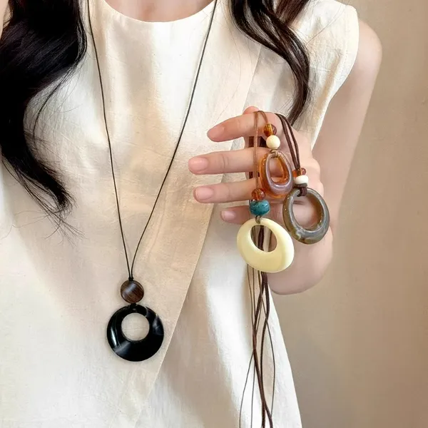 非金属树脂项链 圆环吊坠黑绳长款项链毛衣链小众卫衣链衣服配饰