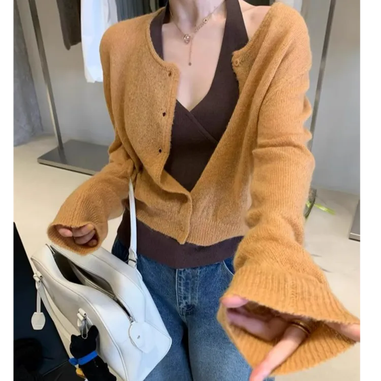 早秋高级感简约温柔风软糯针织开衫+挂脖背心两件套毛衣外套上衣