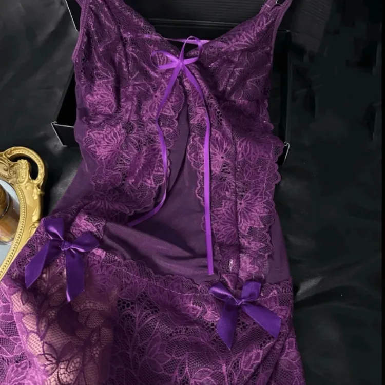 「紫色韵味」女士无袖性感缕空蕾丝网纱纯欲绑带纯欲诱惑吊带睡裙