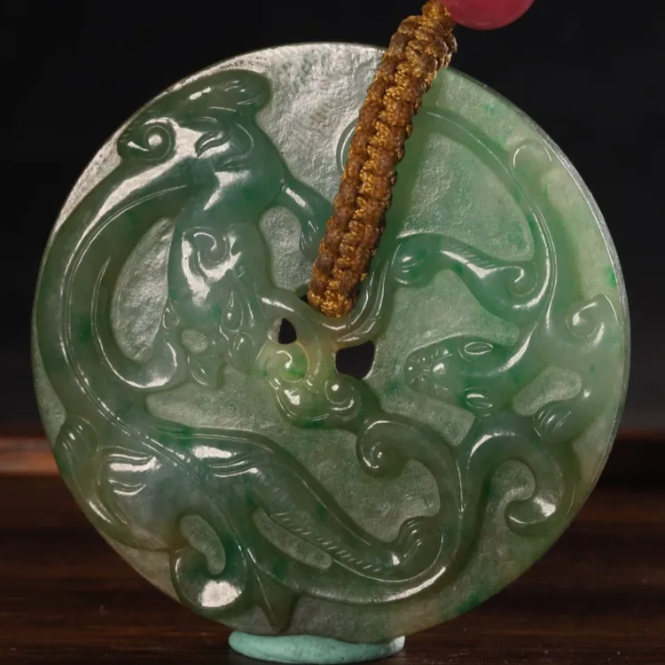 清 翡翠《长宜子孙》圆璧，望子成龙。