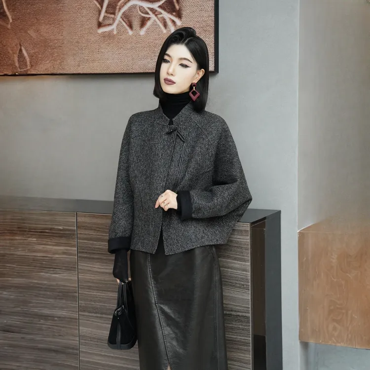 POPULARYW【岁聿凌寒—花灰】Z·R上品屋 简约设计感人字纹毛呢外套