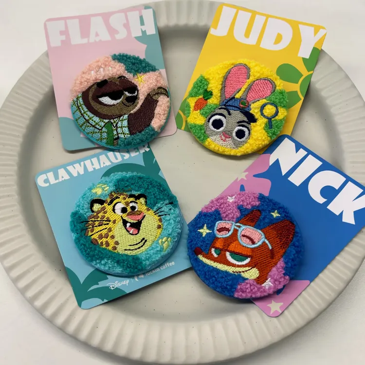 新款瑞幸联名疯狂动物城第二弹周边刺绣冰箱贴自制高颜值收藏纪念