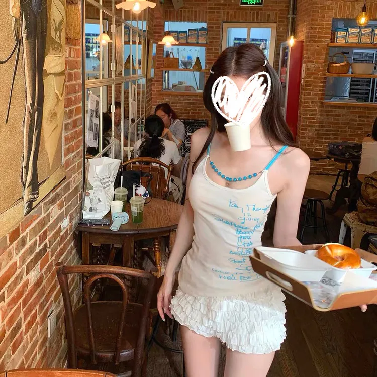 美式多巴胺辣妹不规则设计感字母印花吊带内搭可调节肩带收腰上衣
