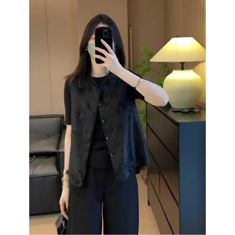 新中式国风缎面马甲女款2025新款春秋外穿高级感背心叠穿通勤上衣