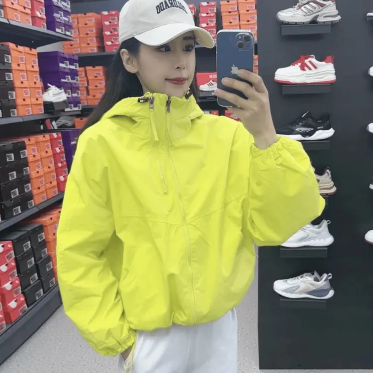 2025春季新款冲锋衣外套女短款上衣女简约帅气小个子时髦工装夹克