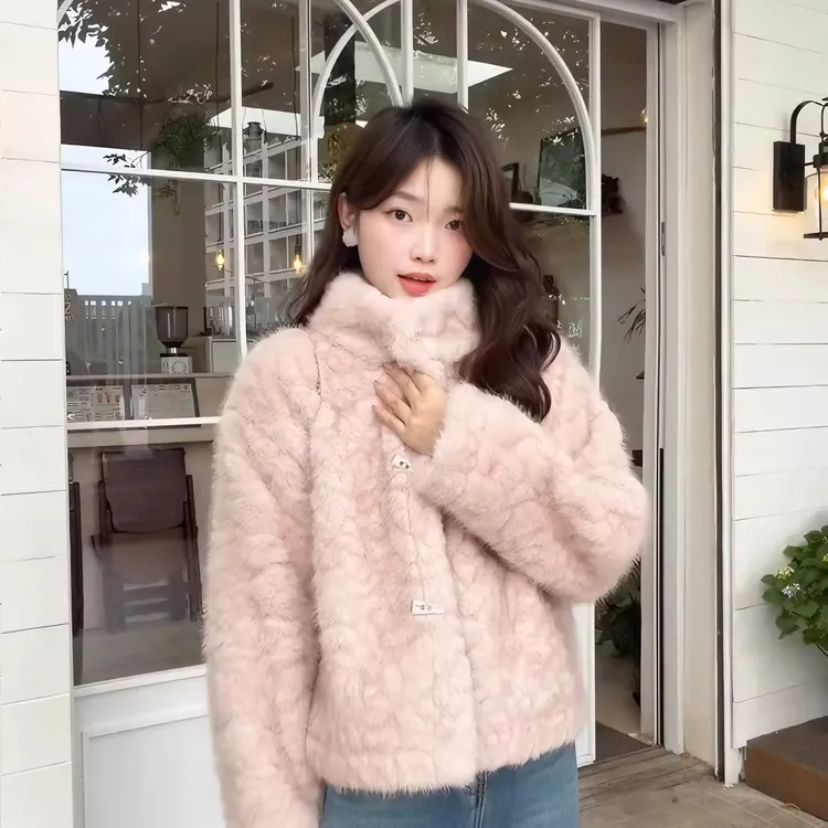人造皮草 软糯小湖羊环保皮草女秋冬新款牛角扣加厚毛毛外套