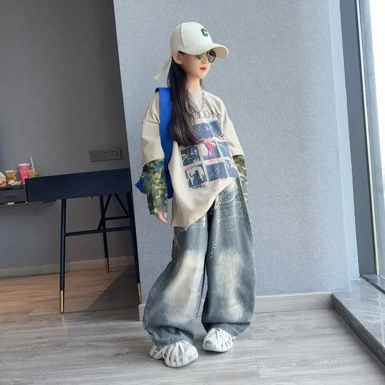 女童秋装套装2025新款假两件拼接迷彩长袖衣个性印花弯刀裤两件套