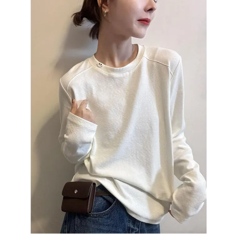 纯色独特漂亮早秋上衣秋冬新款长袖T恤女笑脸刺绣圆领打底衫