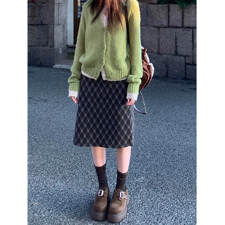 复古学院风菱格纹半身裙2025秋季新款时尚减龄高腰显瘦直筒中长裙