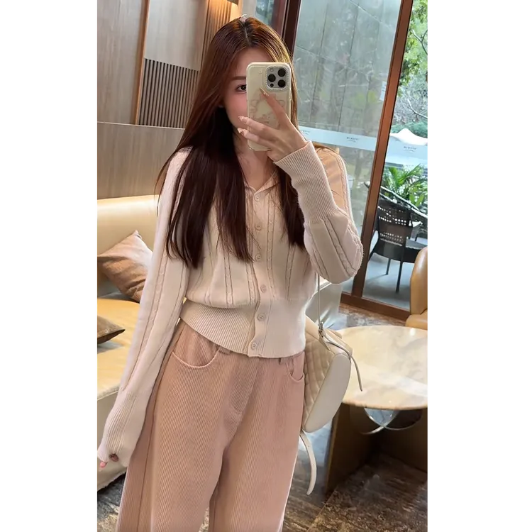 秋冬穿搭一整套女2026新款老钱风翻领针织开衫灯芯绒休闲裤两件套