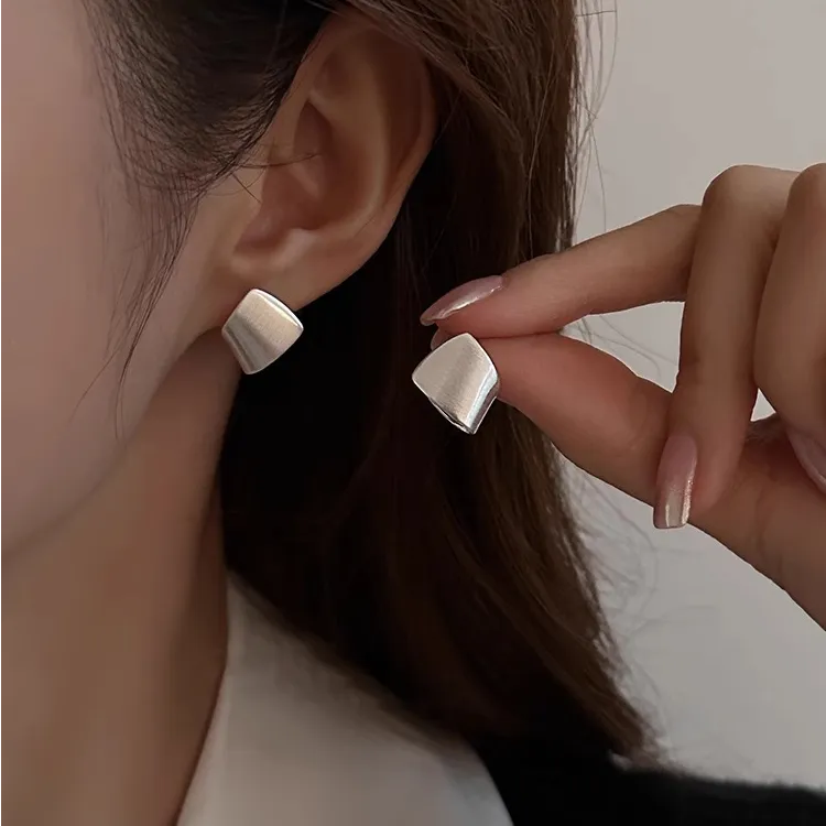 925银耳饰 不规则几何耳钉女2025年新款小众设计感高级感轻奢耳饰