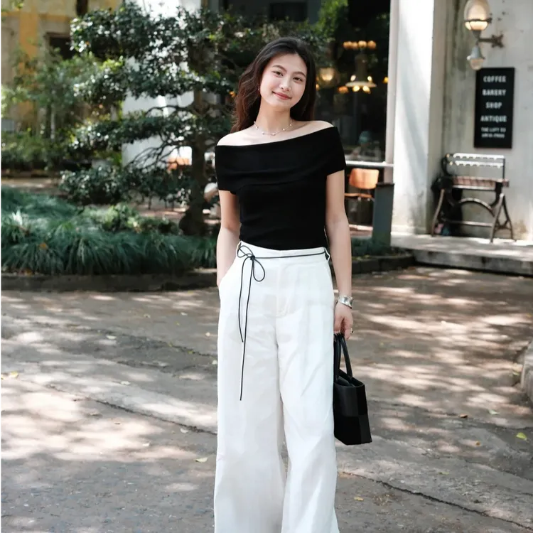 2025夏季新款时尚一字肩性感上衣气质显瘦辣妹洋气休闲百搭黑色女