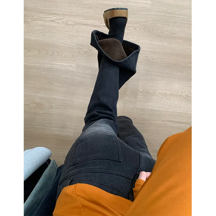 黑灰色加绒微喇牛仔裤女2025秋冬爆款高腰弹力修身显瘦辣妹喇叭裤