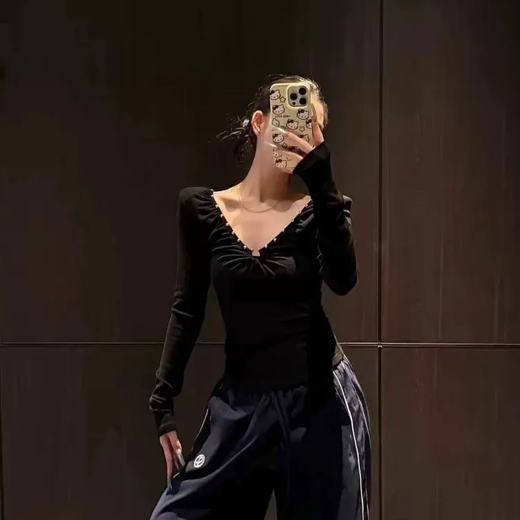 V领性感打底衫女装2025秋季短款韩版辣妹上衣百搭修身显瘦长袖T恤