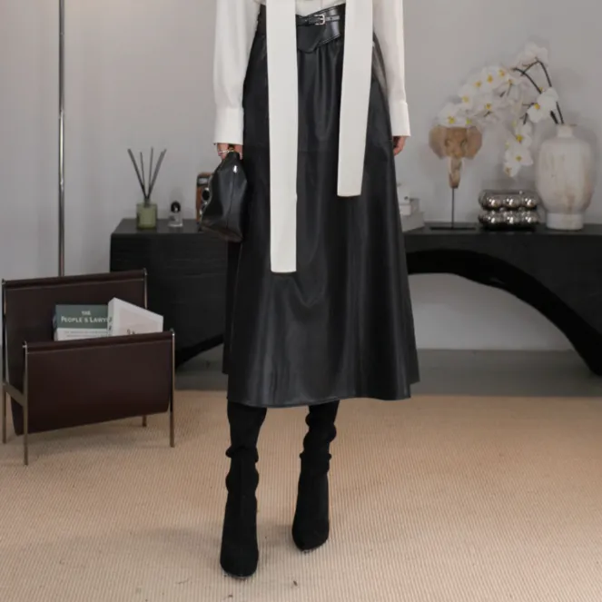 LYNEE【绅女】松紧腰A字皮半裙女中长款百搭pu半身裙LGD2FAL030