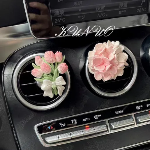 蝴蝶郁金香车载香薰香氛扩香石高级感花朵汽车出风口装饰车内摆件