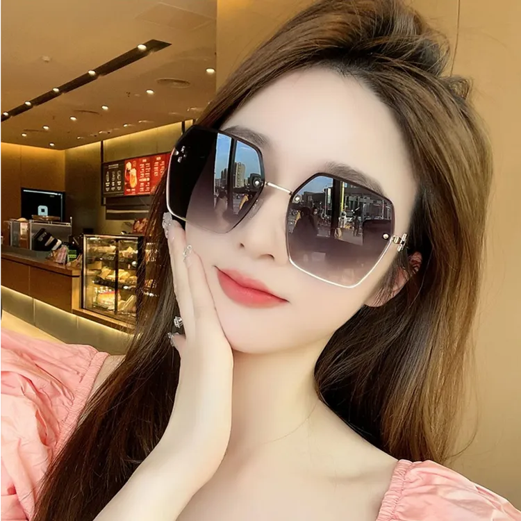 2025年新款防紫外线渐变太阳眼镜女大脸防晒无框墨镜高级感显脸小