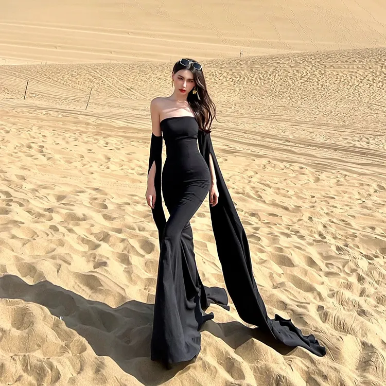 氛围感拍照沙漠度假风抹胸连衣裙女黑色拖地礼服裙轻奢小众长裙